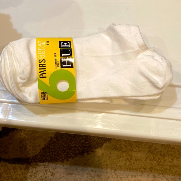 Brand new never worn microfiber liner Hue white socks - Picture 1 of 1
